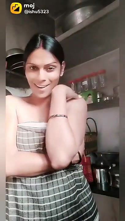 Desi cute girl hot Boobs show