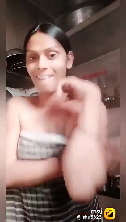 Desi cute girl hot Boobs show