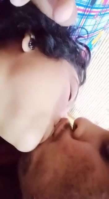 Cute girl liplock clip leaked