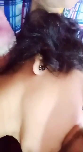 Cute girl liplock clip leaked