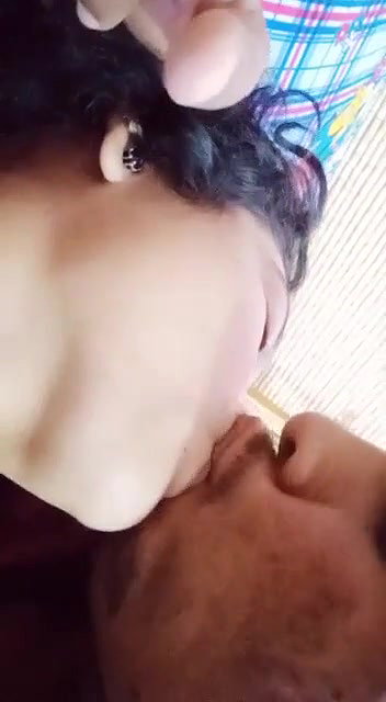 Cute girl liplock clip leaked