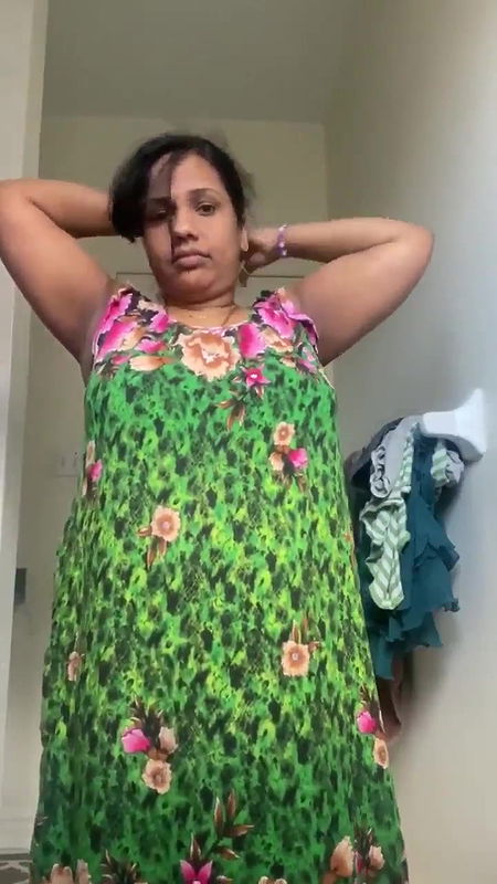 Mature Desi Wife Nude Selfie