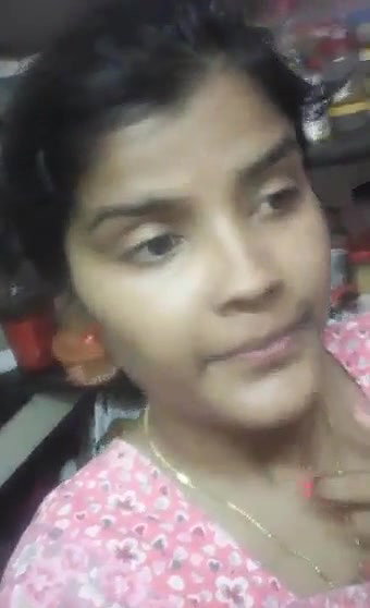 TAMIL TEEN SLIM GIRL SEXY SHOWING MMS