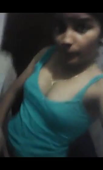 TAMIL TEEN SLIM GIRL SEXY SHOWING MMS