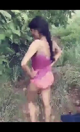 TAMIL TEEN SLIM GIRL SEXY SHOWING MMS