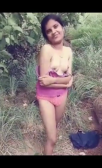 TAMIL TEEN SLIM GIRL SEXY SHOWING MMS