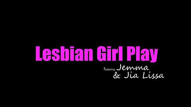 petitehdporn lesbian girl play long