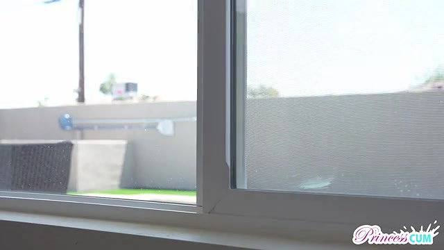 princesscum screams and orgasms from my stepsis long