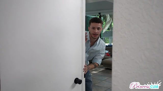 princesscum why is your pussy out stepsis long