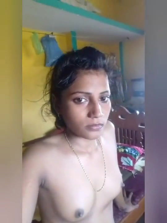 Sexy Village Girl Shows her Boobs and Pussy