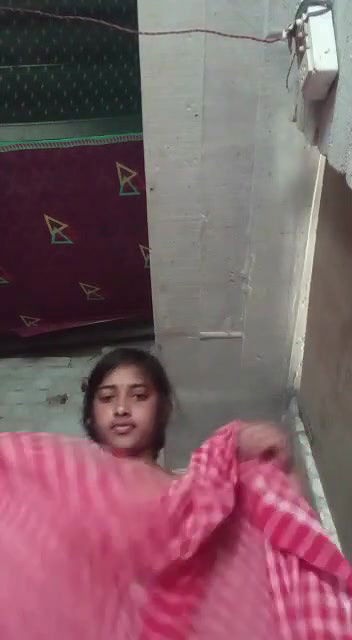 cute Indian Girl Shows Boob