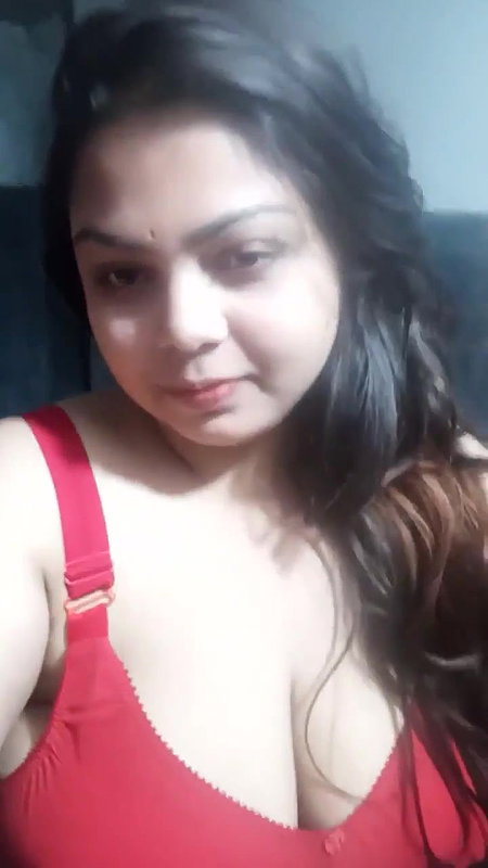 Beautiful Bigboob Bhabi Showing