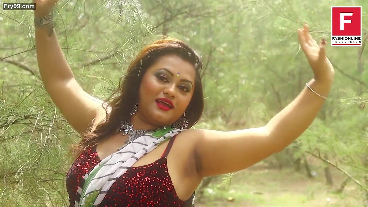 Poulami saree lover saree navel armpit blouse naari nandini nayek saree fashion