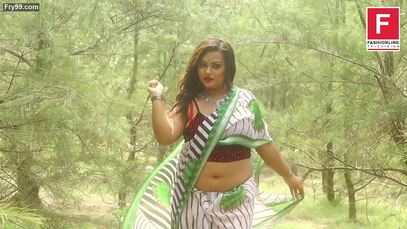 Poulami saree lover saree navel armpit blouse naari nandini nayek saree fashion