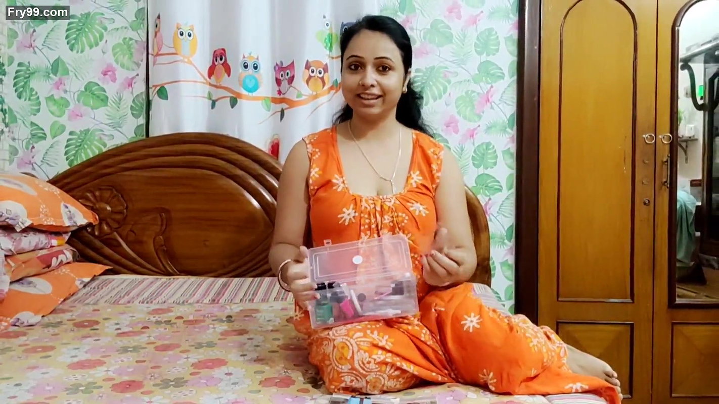 Sumi -Evening snacks ke sath gift unboxing dost ne veja favourite gift