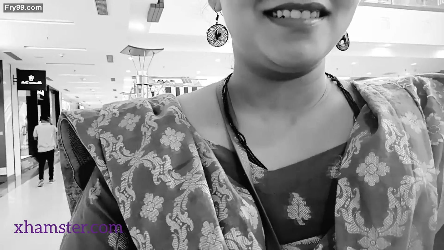 Sangeeta goes to mall unisex toilet and gets horny while pissing and farting (Telugu audio)