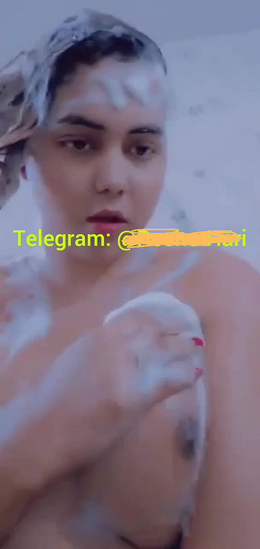 Isu Islam Nude Bath