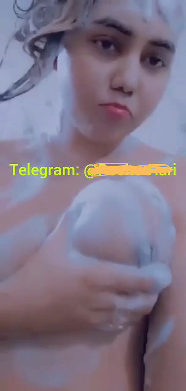 Isu Islam Nude Bath