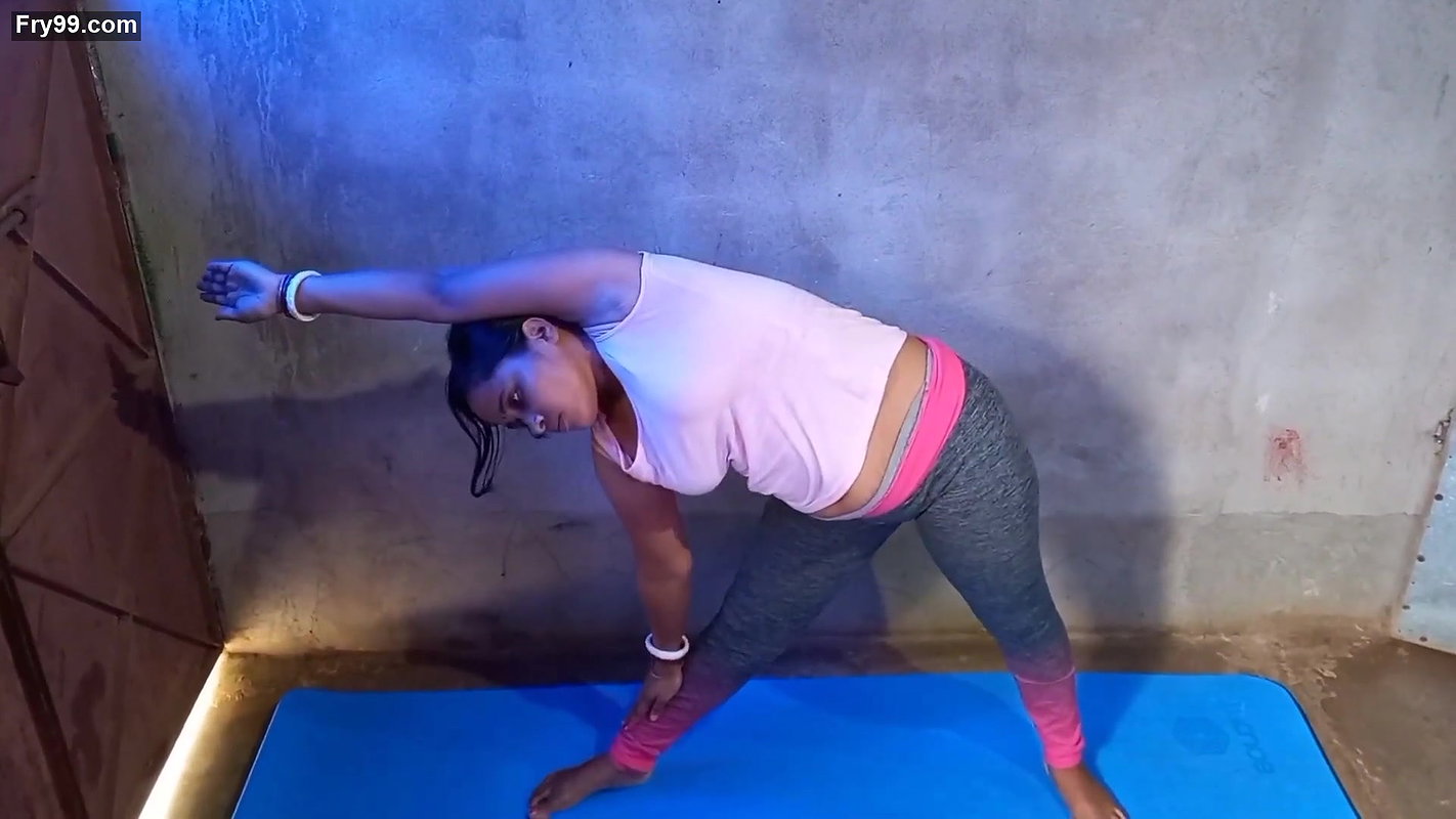 Easy workoutfull body warmup easyworkoutwarmup pampatesty kitchen yoga vlog
