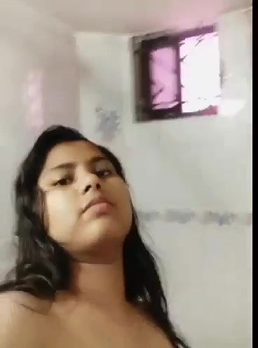 Desi Girl Showing Her Bigboob And Pussy