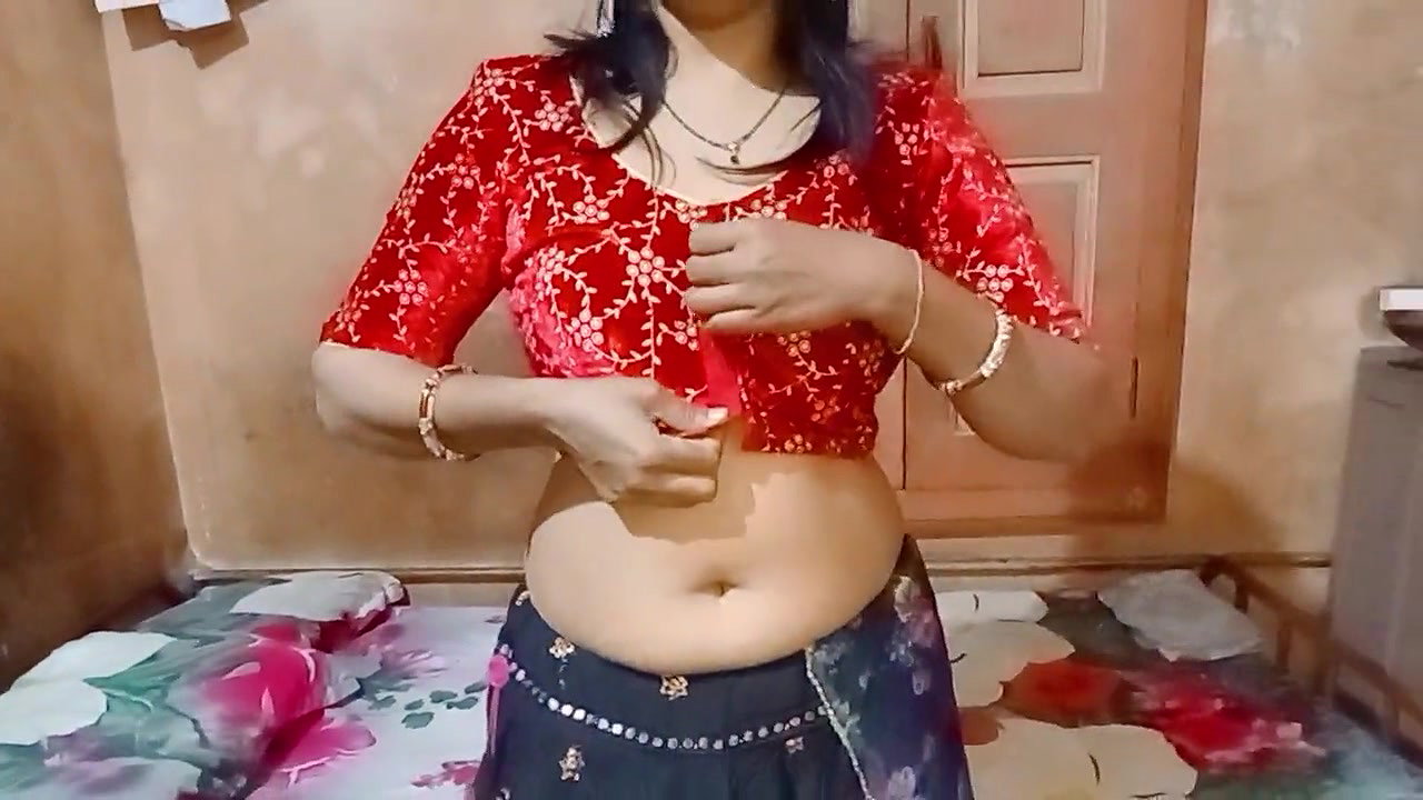 Fuck my wife she is so pretty and horny she wants big black cock