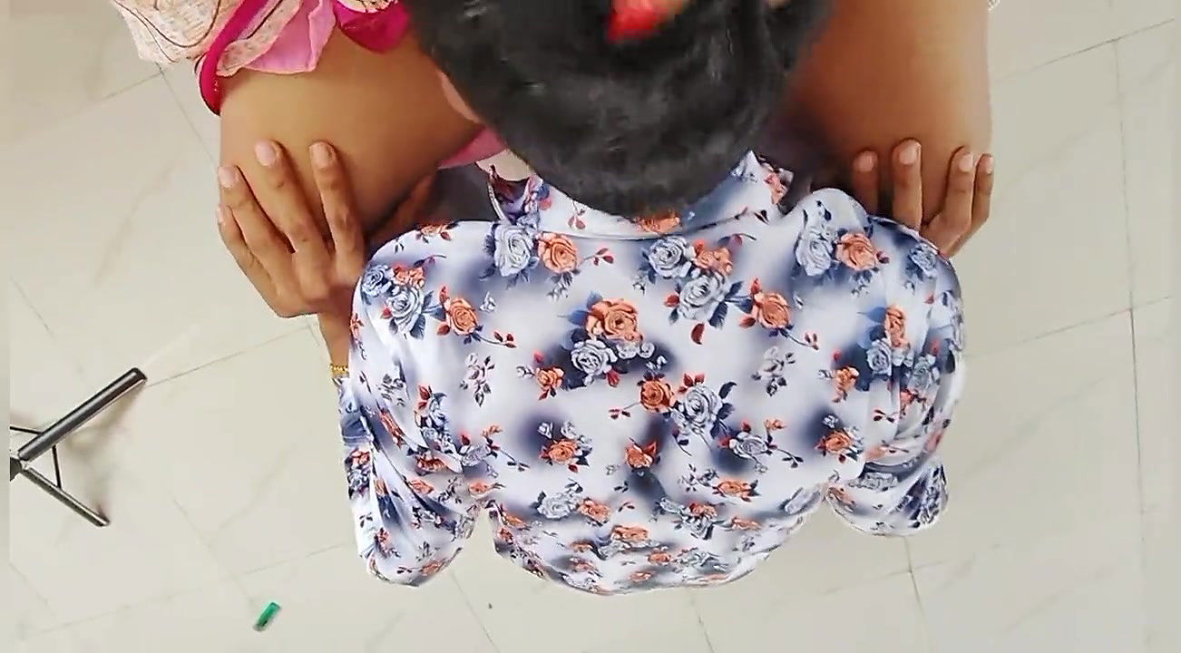 Marathi Sex Video In Clear Marath Voice, Sagar licked his hot sexy Sarika pussySar