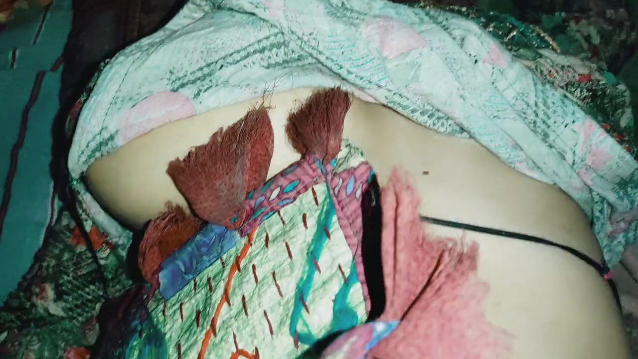 Desi housewife ing shirt choda