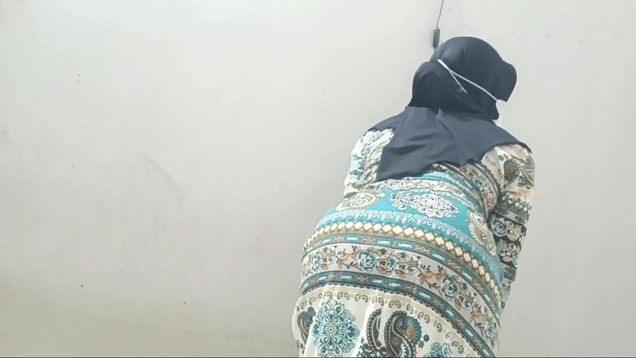 Beautiful teacher big ass yet horny