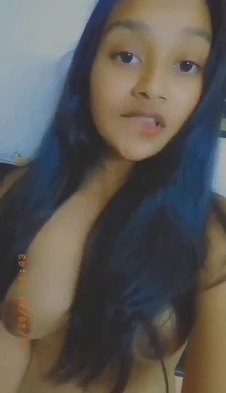 Cute Horny Girl Fingering With Moaning