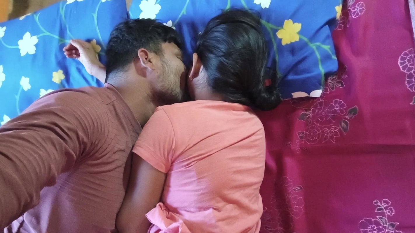 Indian Desi young village cute couple Sex – Desi bhabhi sex movies in hindi – college girl and young boy fucking Desi look sex