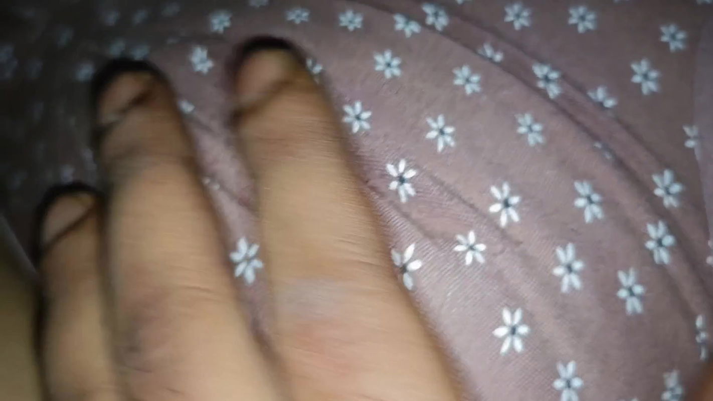 Silent lover checking out his chubby bhabhiji