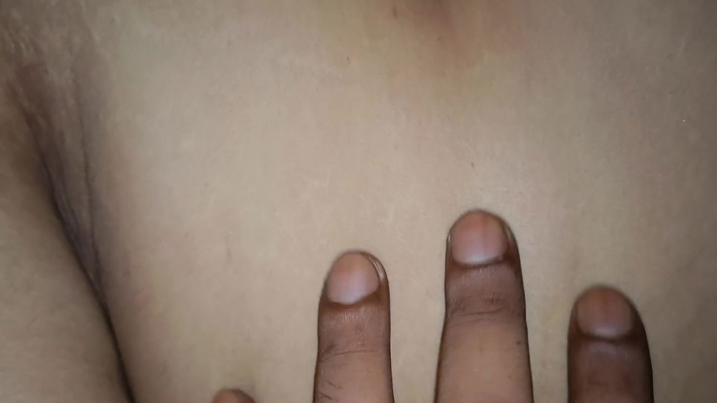 Silent lover checking out his chubby bhabhiji