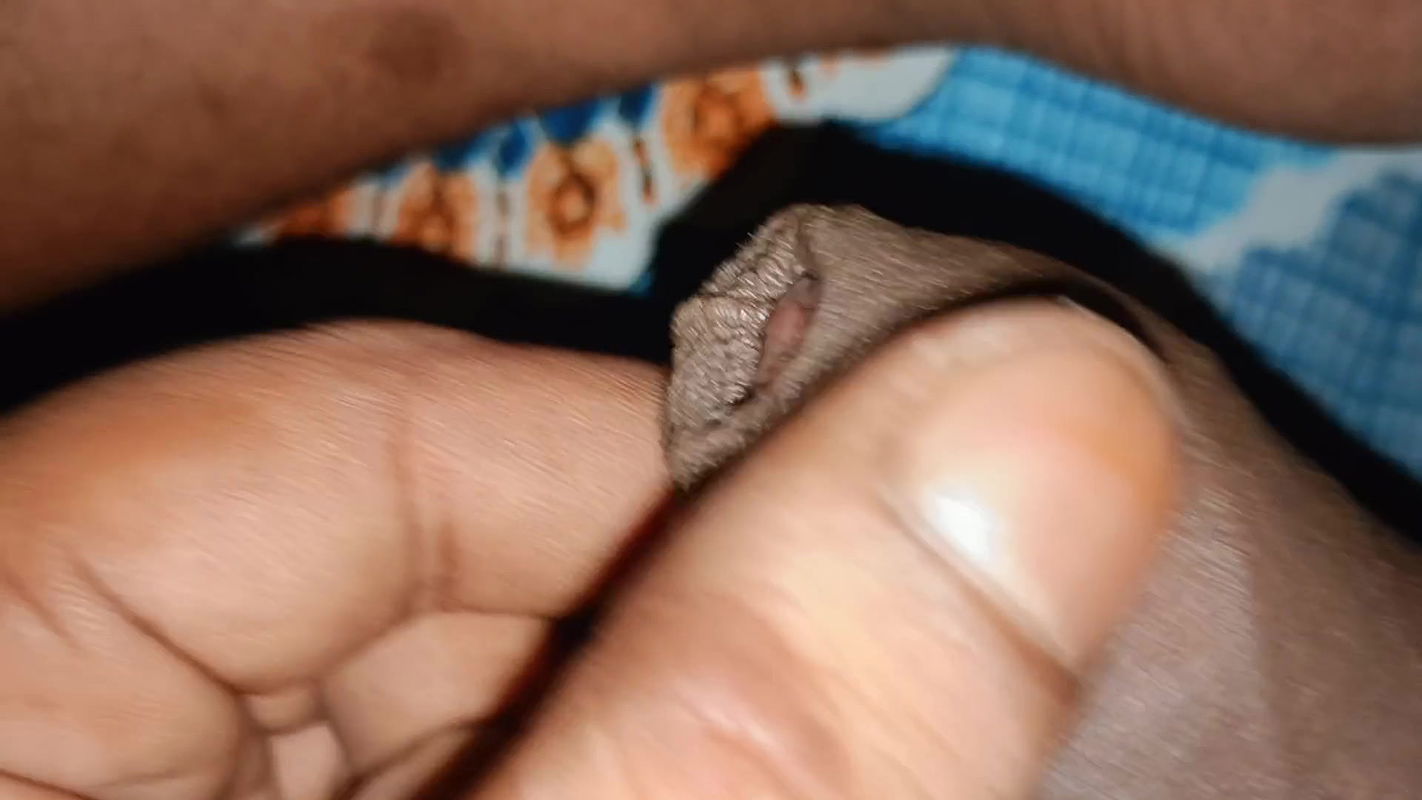 Silent lover checking out his chubby bhabhiji