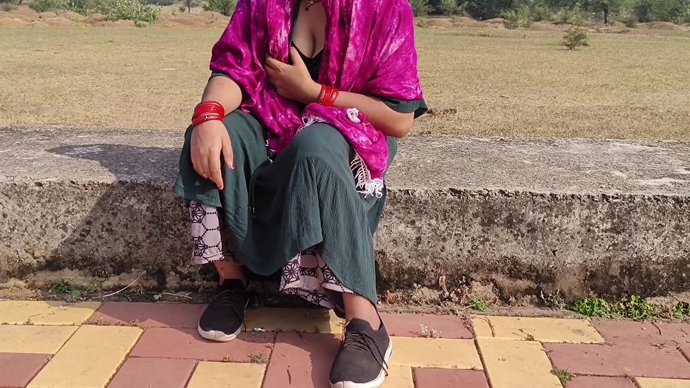 Indian Girlfriend Fucked Outdoor at field By his New Boyfriend, Hot Desi HD Sex Video