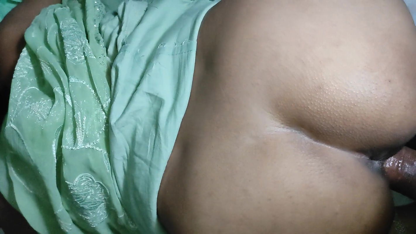 Hot bhabhi in green sari desi fuck
