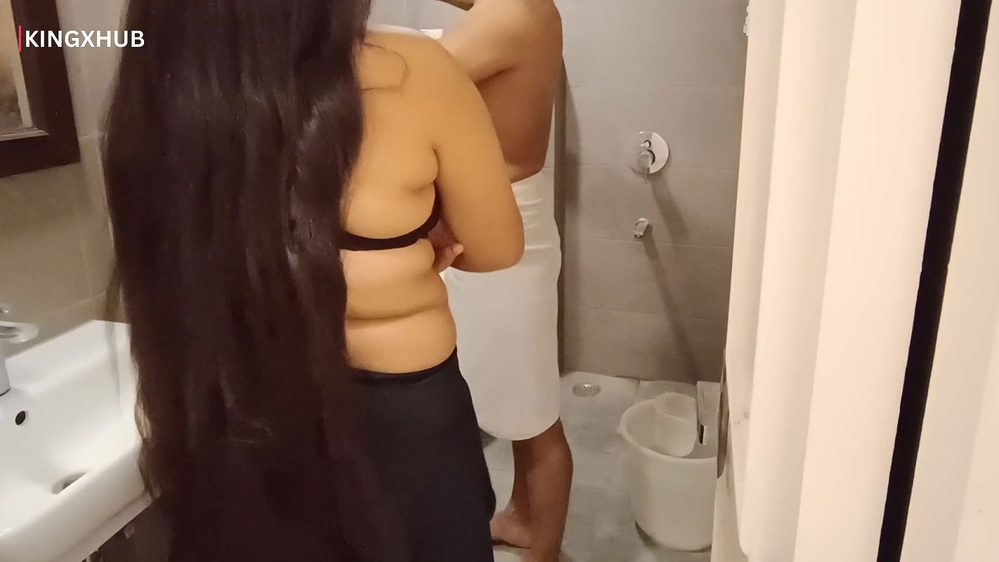 Indian Maalkin Having Nude Erotic Massage Then She Begged to Fuck her Hard