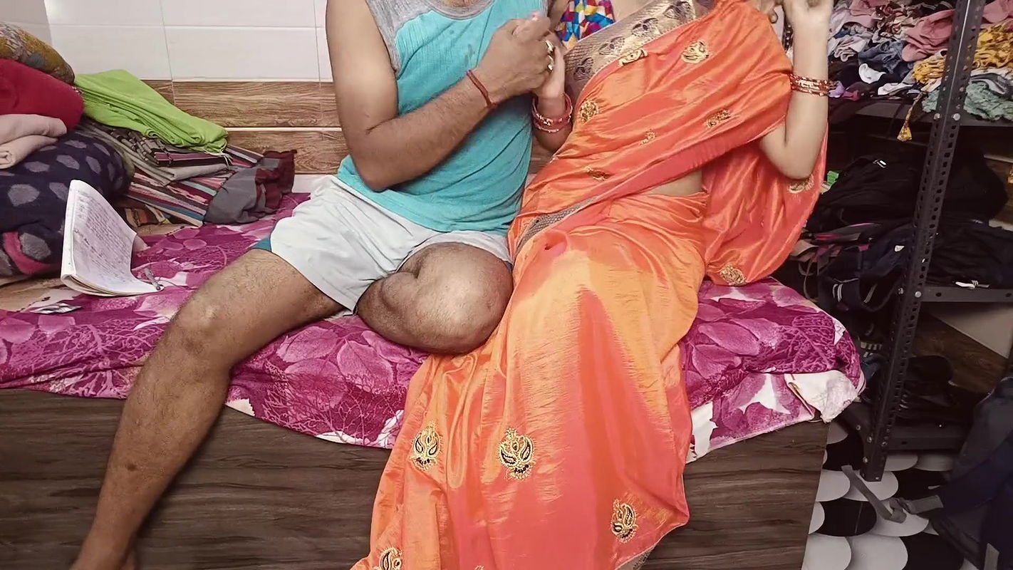 Desi hot indian wife fucked by his husband friend when she was alone in house