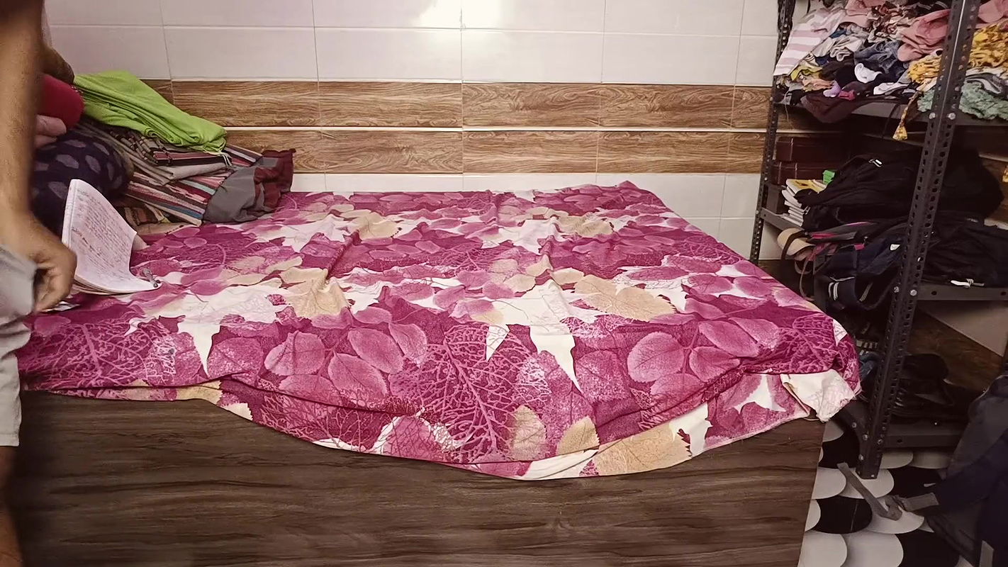 Desi hot indian wife fucked by his husband friend when she was alone in house