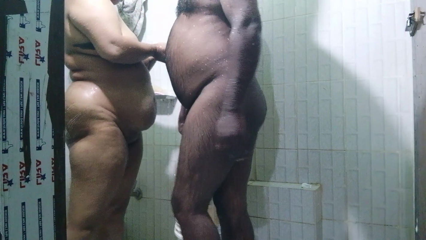 While the neighbor’s beautiful sister-in-law was showering, her brother-in-law was fucking doggy style and fucking her pussy