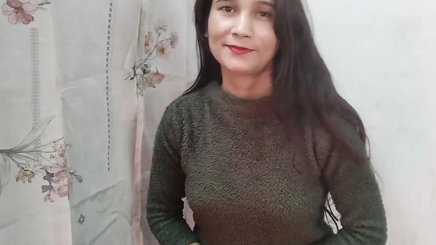 Aunty ka big boobs daba kar pel diya