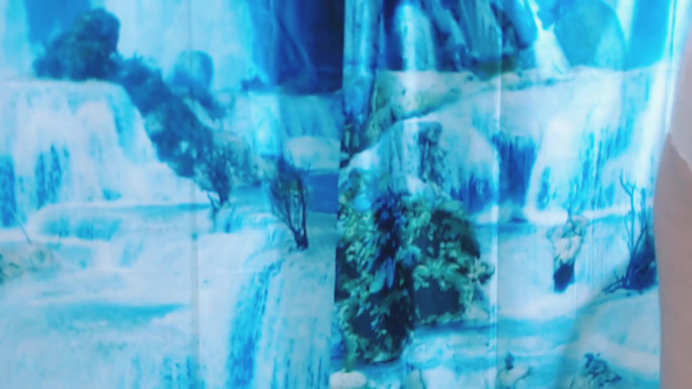 Gorgeous Beautiful with Long-legs Shows Ass