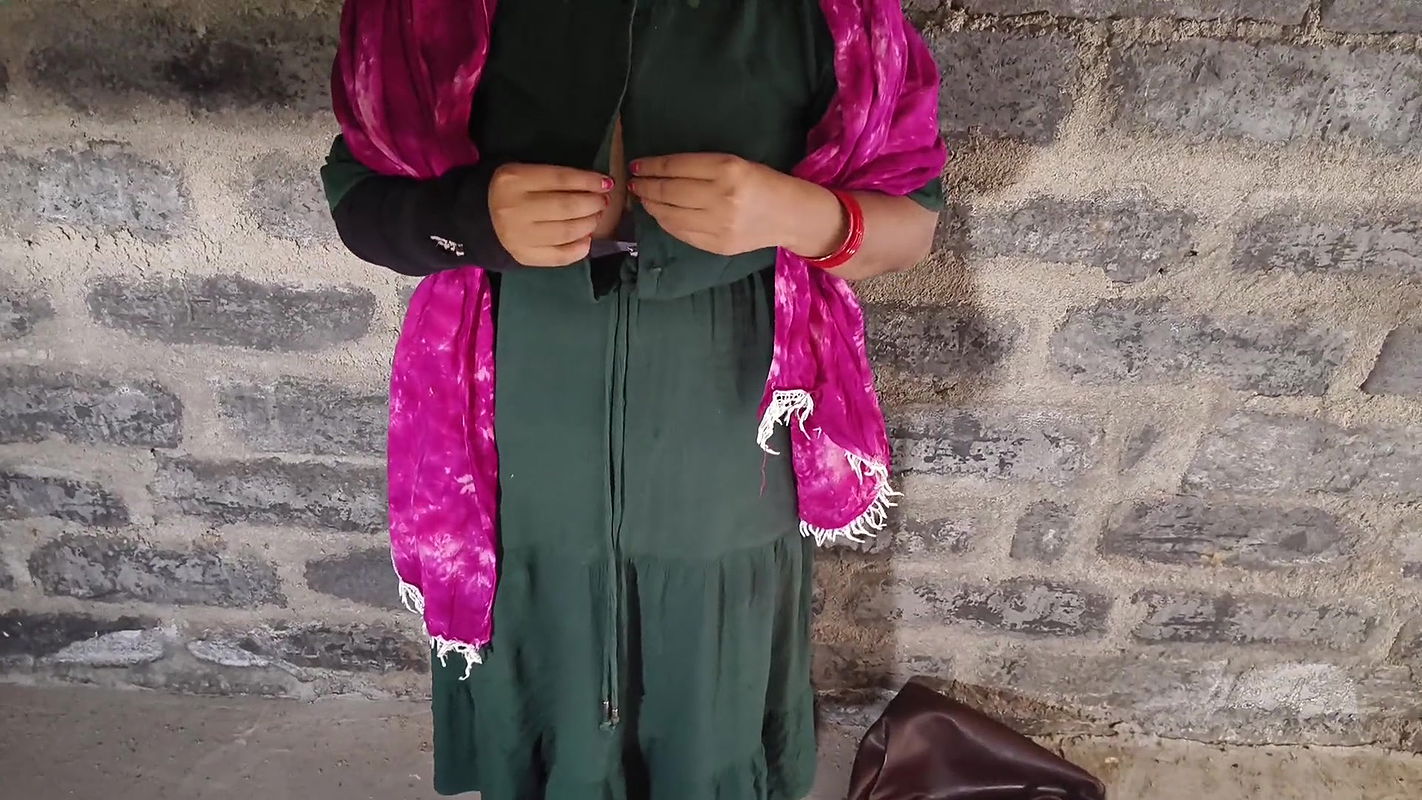 Indian Girl Fucked by Contractor , Watch free desi HD Village Hindi sex video