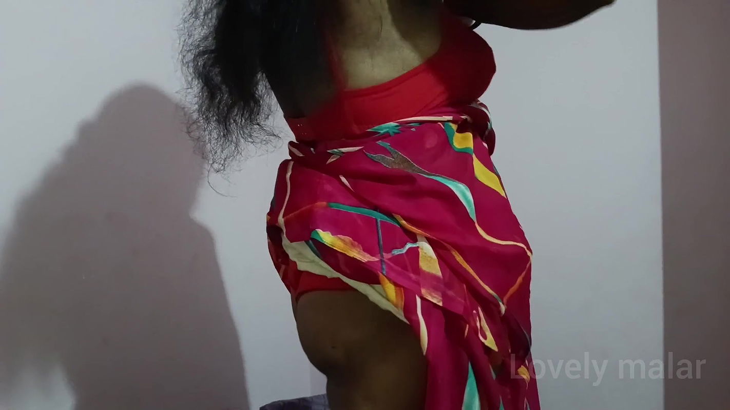 Hot Aunty Red Saree Sexy Seduce to your Cock