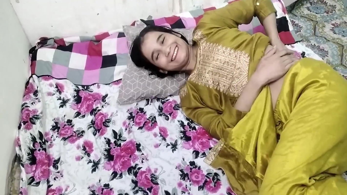 Hot aunty ko x video dekha kar chod diya