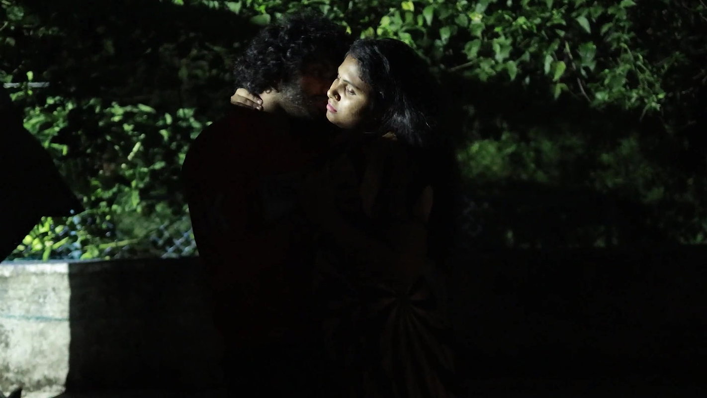 Terrace night fuck with girl friend while her parents not in home she called her boy friend and doing hard fuck in terrace