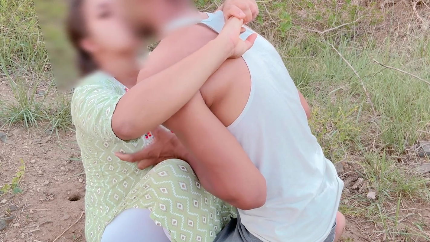 Beautiful village girl in first hour fucks her tight pussy in jungle outdoor sex video