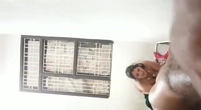 Bhabhi with hanging boobs, blowing like pro sucker