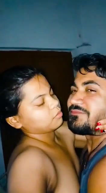 Sexy Desi Girl Kissing and Fucking
