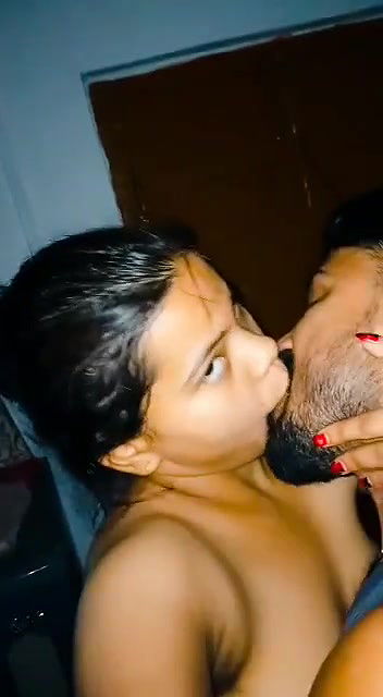 Sexy Desi Girl Kissing and Fucking