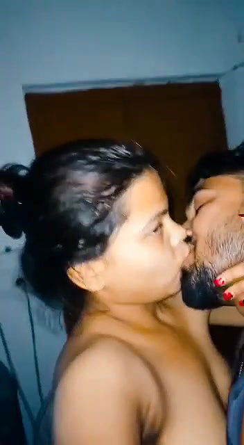 Sexy Desi Girl Kissing and Fucking